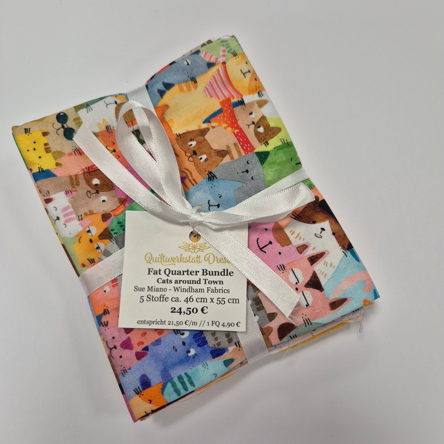 Cats around Town - Sue Miano - 5 Fat-Quarter-Set