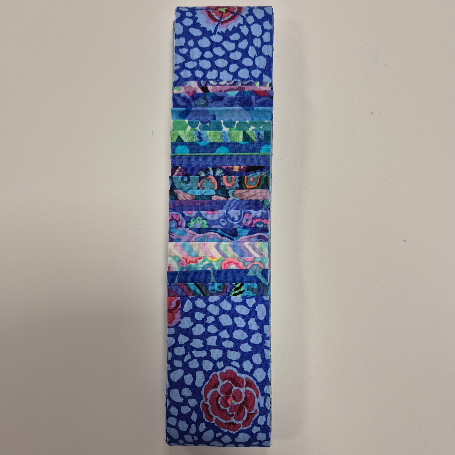 Kaffe Fassett 20 Streifen-Set / Jelly-Roll - Blau Stoff Quiltwerkstatt Dresden