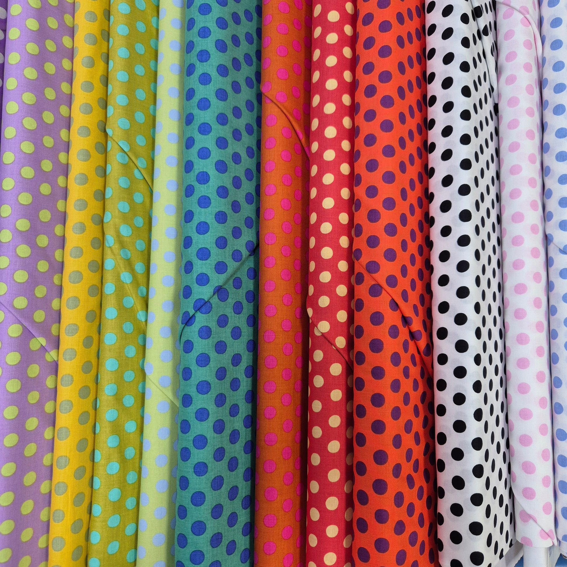 Kaffe Fassett 20 Jelly-Roll-Set - Spot - Punkte Stoff Quiltwerkstatt Dresden