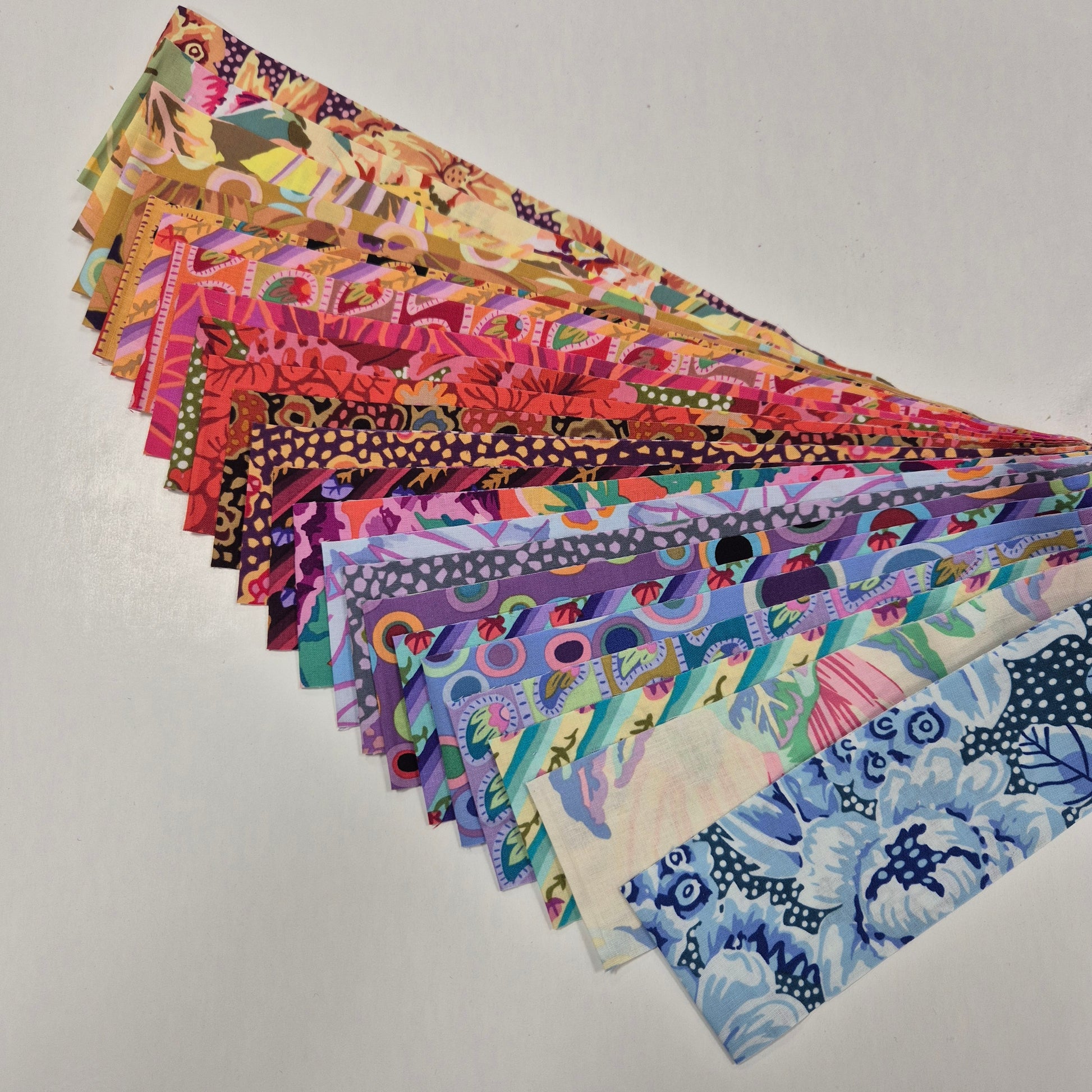 Kaffe Fassett 24 Streifen-Set / Jelly-Roll - From the Archives Stoff Quiltwerkstatt Dresden