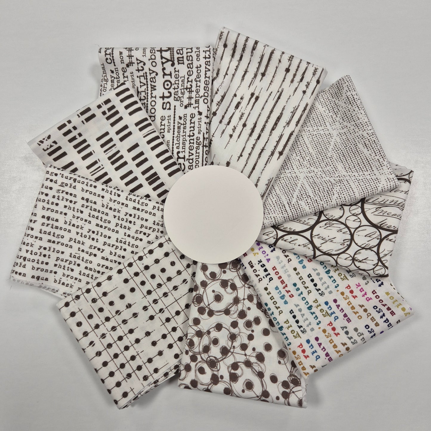 Seth Apter - 9 Fat-Quarter-Bundle- Stamped Stoff Free Spirit