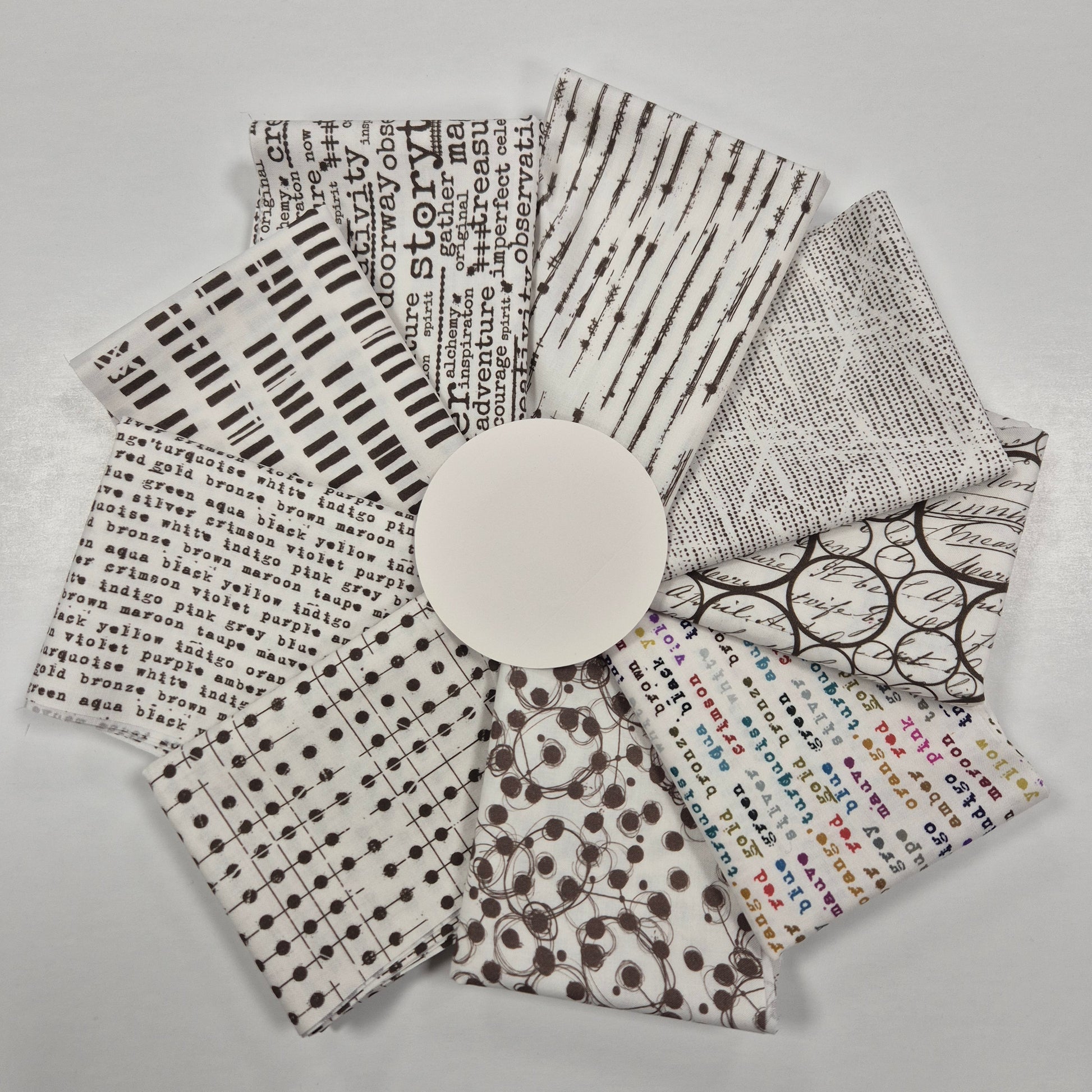 Seth Apter - 9 Fat-Quarter-Bundle- Stamped Stoff Free Spirit