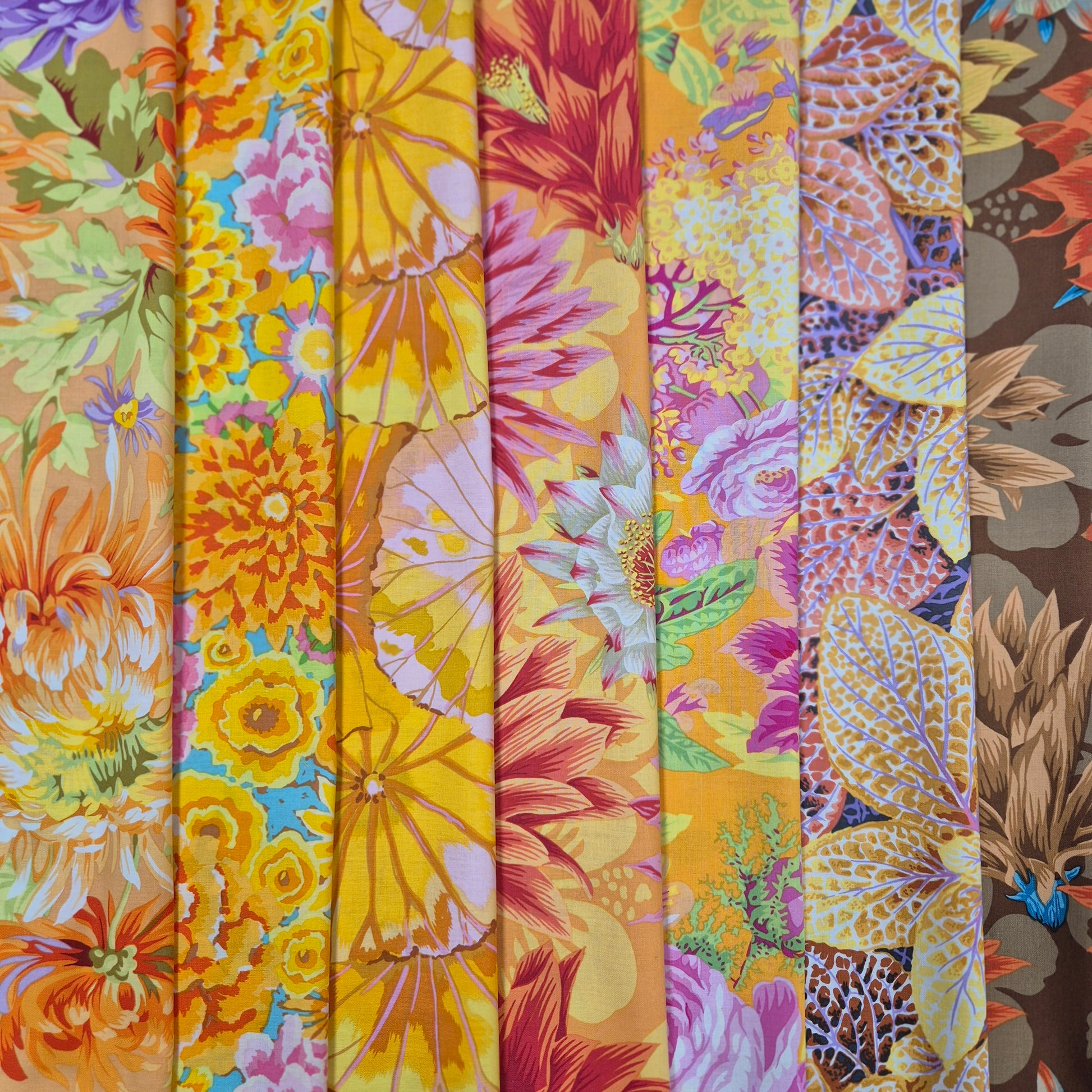 Kaffe Fassett Layer Cake - Blumenstoffe-Auswahl II Stoff Quiltwerkstatt Dresden