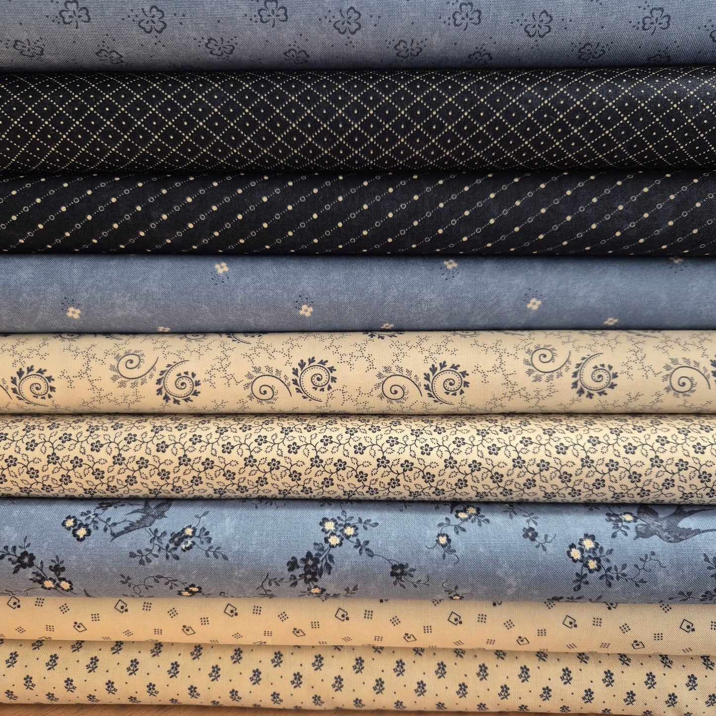Bluebird´s Nest - 9 Fat-Quarter-Bundle - Kansas Trouble Quilters