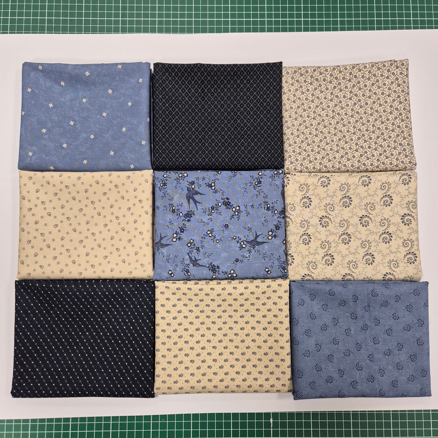 Bluebird´s Nest - 9 Fat-Quarter-Bundle - Kansas Trouble Quilters