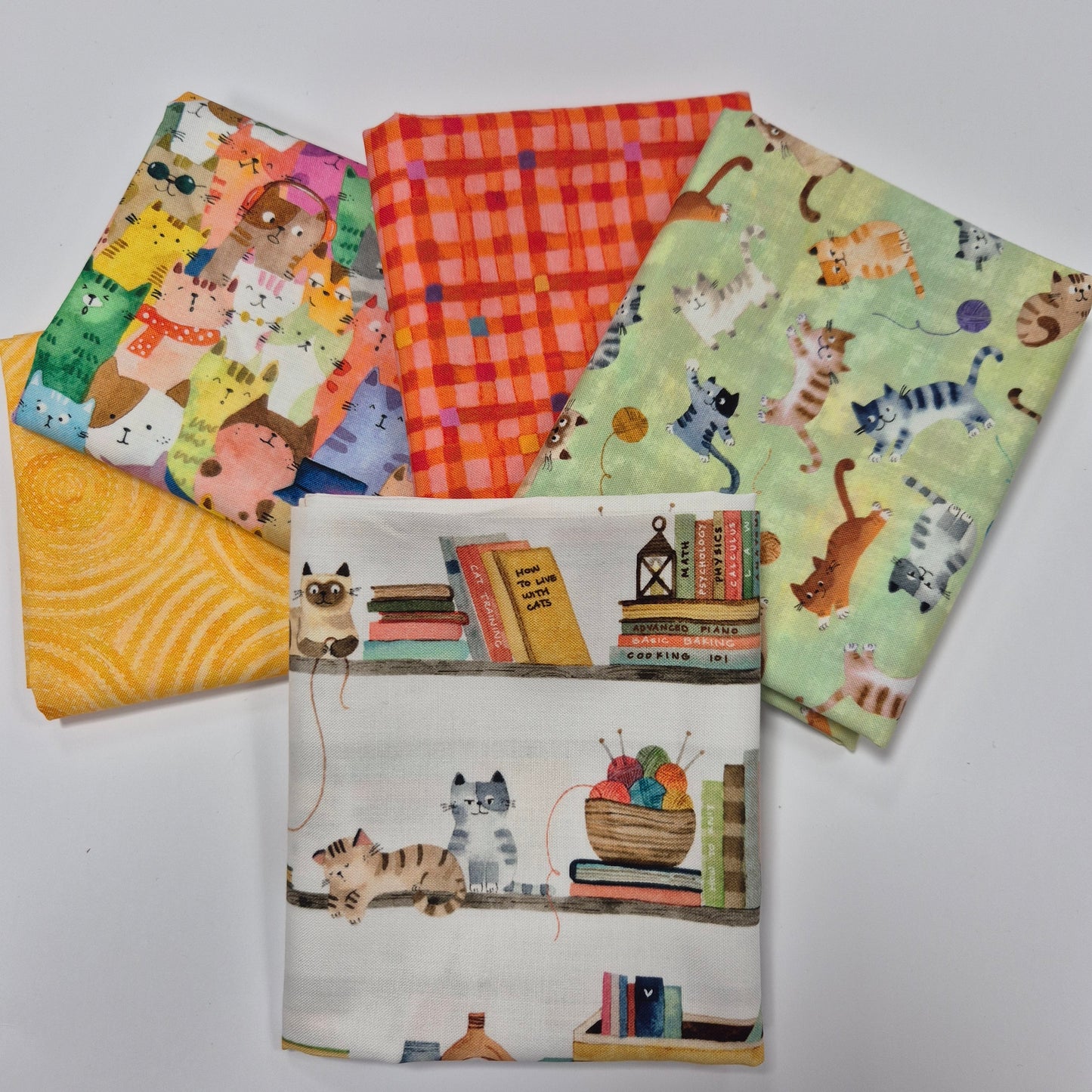 Cats around Town - Sue Miano - 5 Fat-Quarter-Set
