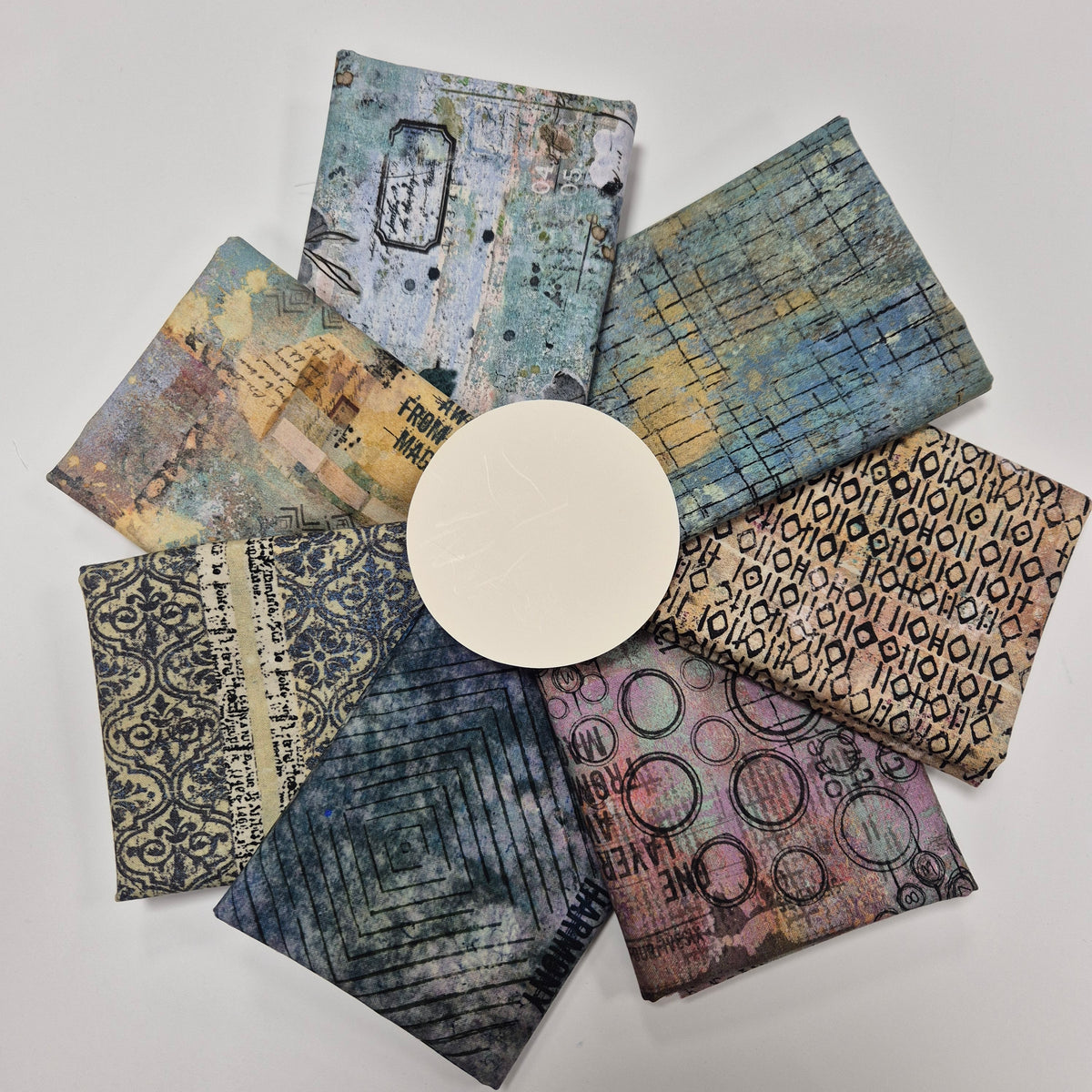 Seth Apter - 7 Fat-Quarter-Bundle - One Layer Away
