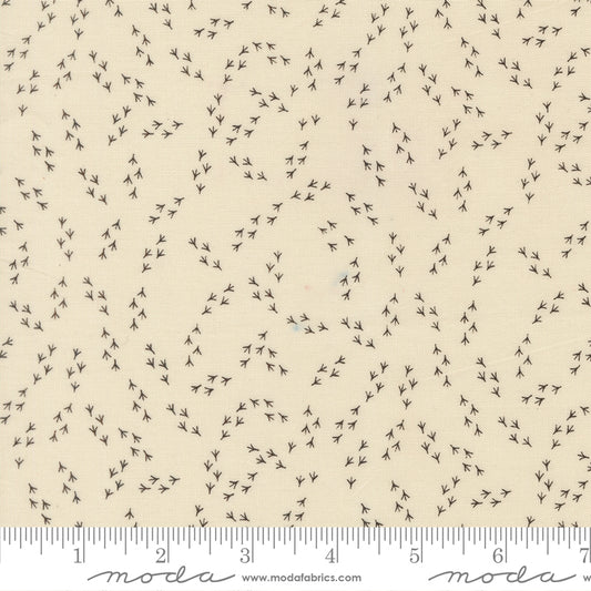 The Henhouse Chicken Feet Cloud Iron 48438 11 Moda Gingiber Stoff Moda Fabrics